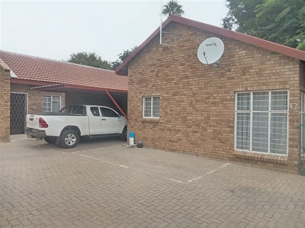 3 Bedroom Townhouse 3 Bedroom Townhouse