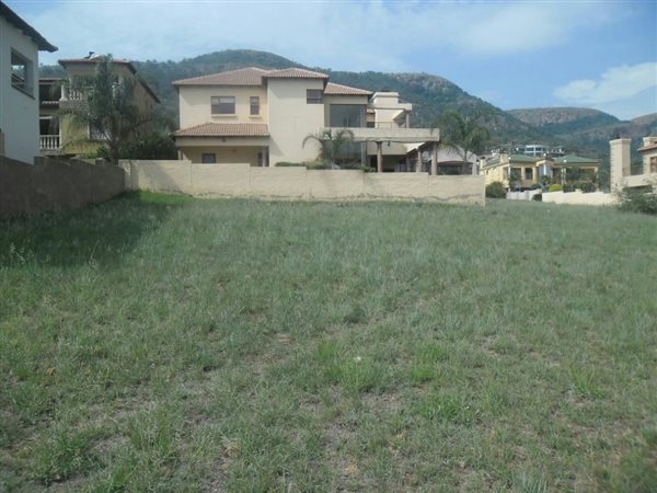 550 m² Land