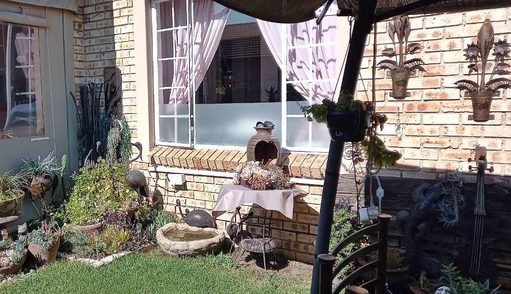 2 Bed Townhouse in Sasolburg photo number 2