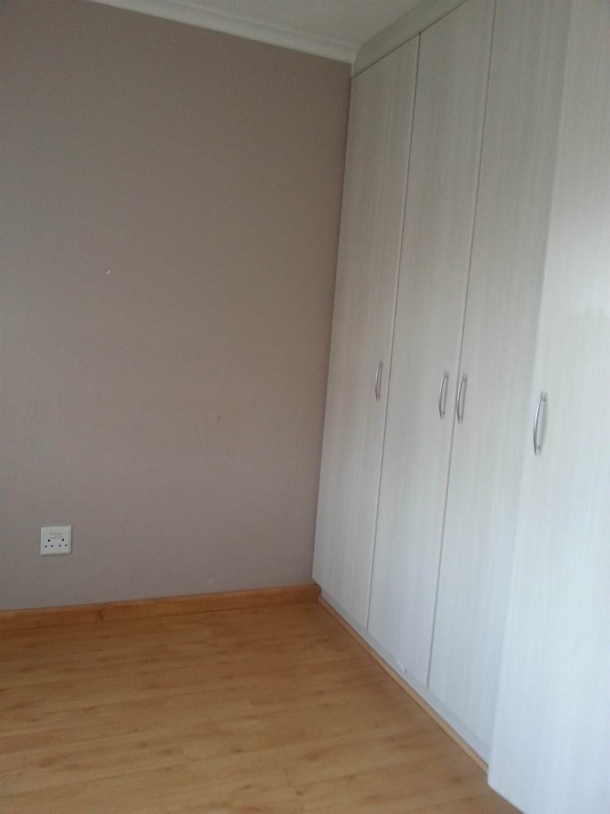 1 Bed Flat in Panorama Park photo number 4