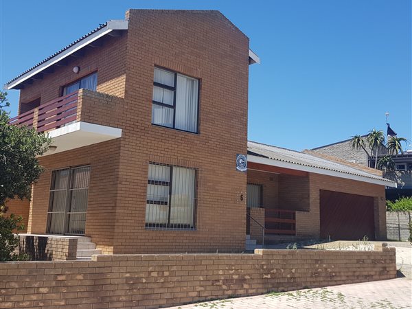 4 Bed House in Lamberts Bay