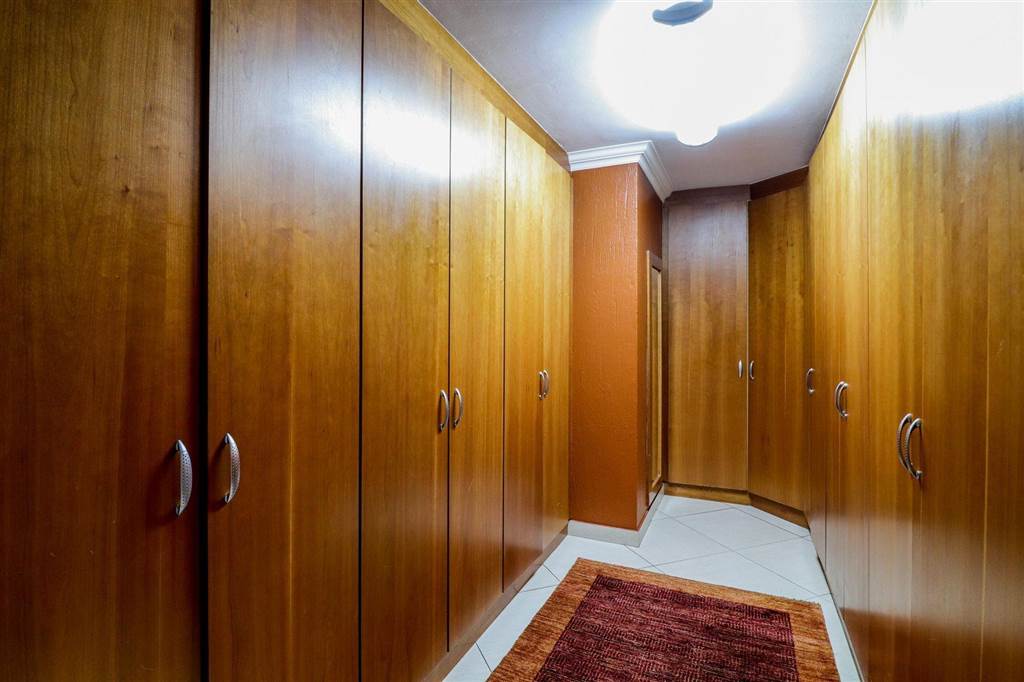 4 Bed House for sale in Brackenhurst T4082632 Private Property