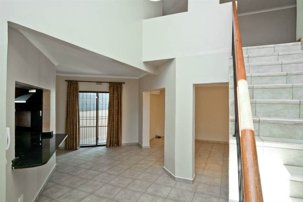 3 Bed Townhouse in Bruma photo number 3