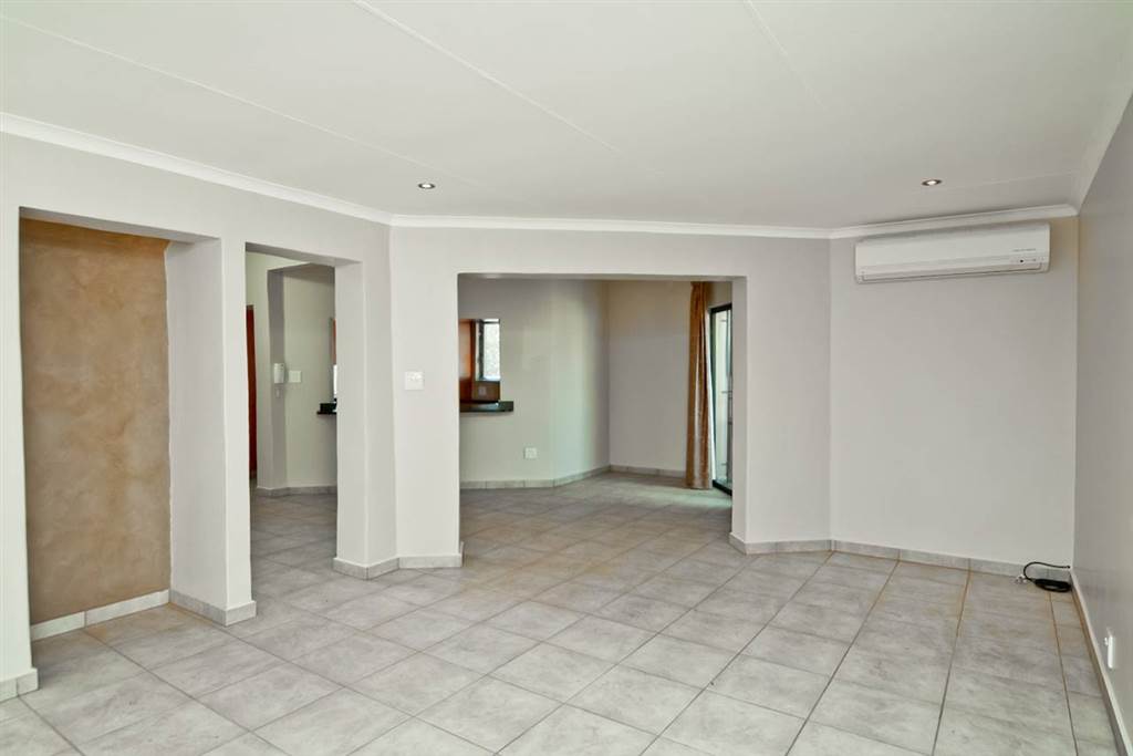 3 Bed Townhouse in Bruma photo number 7