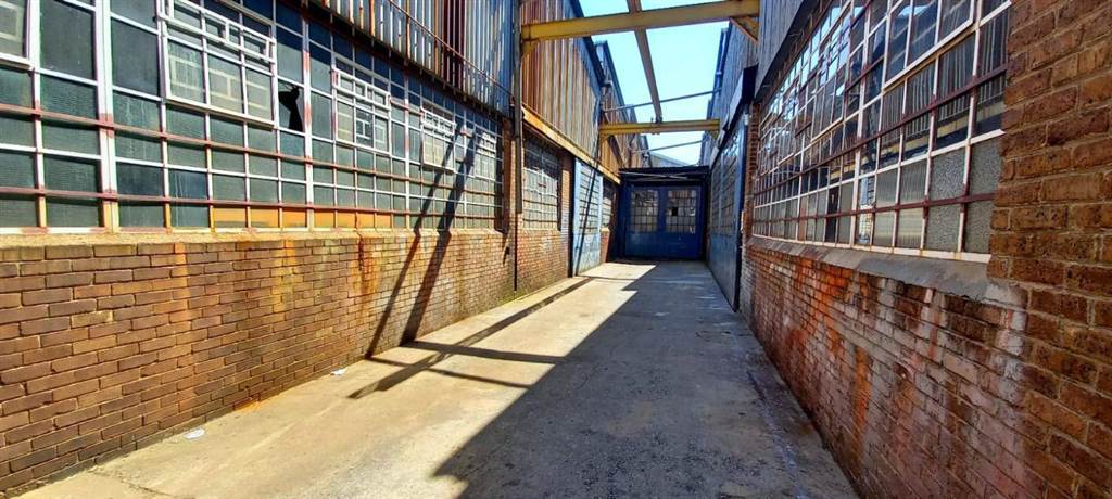 3380  m² Industrial space in Sebenza photo number 27