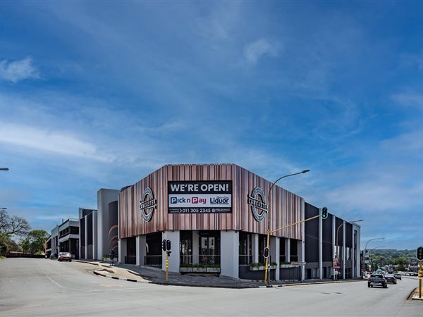 2355  m² Retail Space in Hyde Park