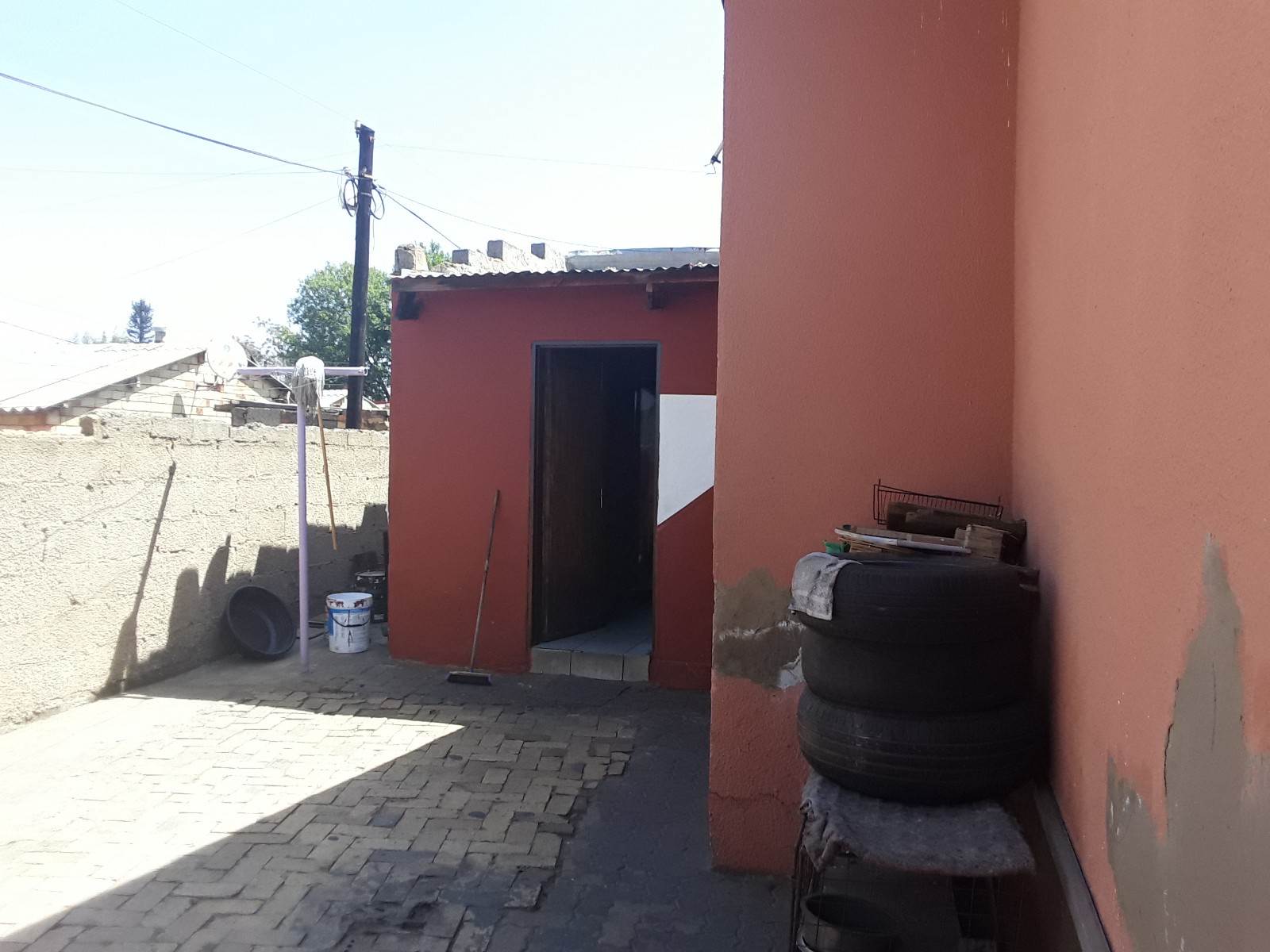 4 Bed House in Moroka photo number 11