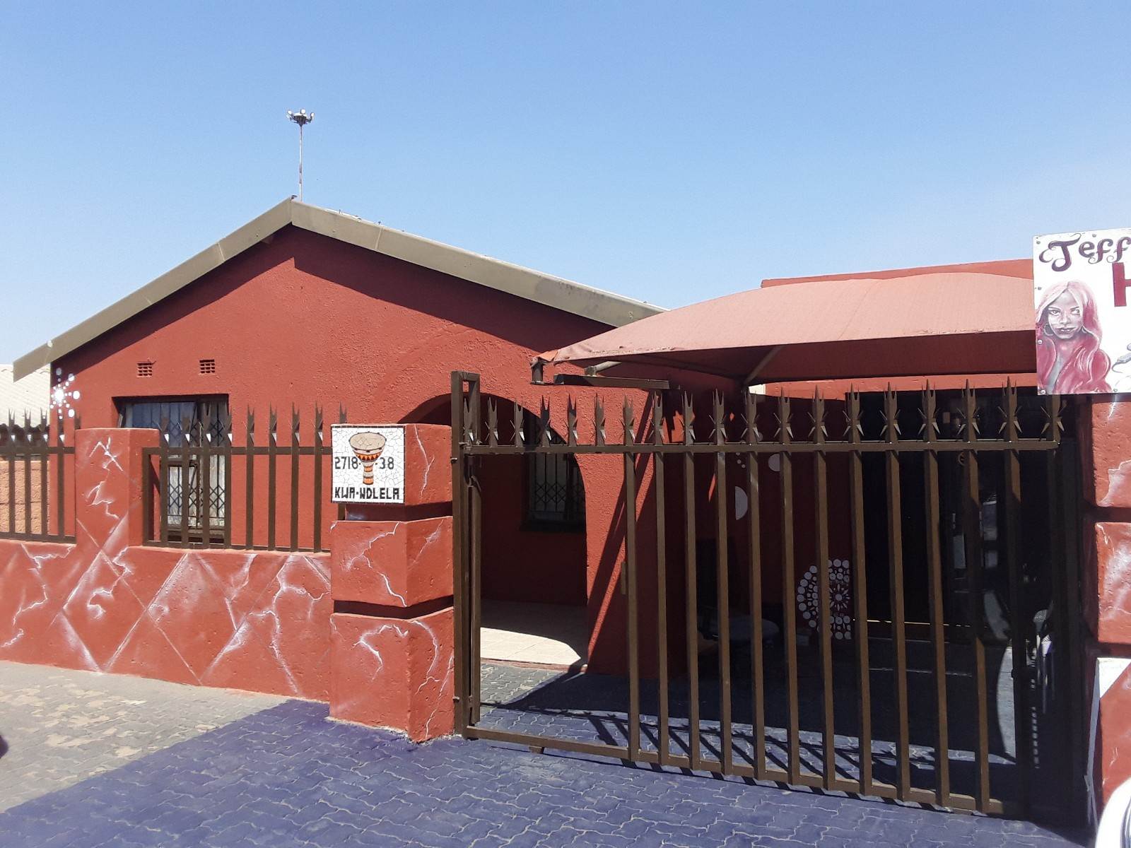 4 Bed House in Moroka photo number 3