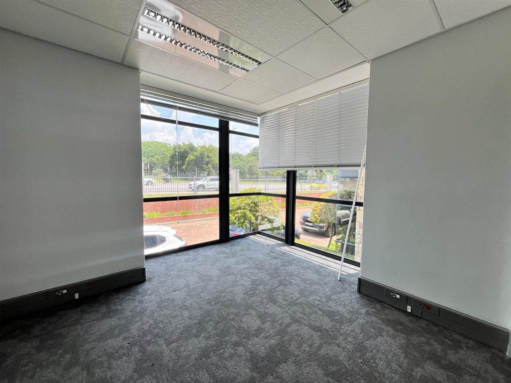 220  m² Commercial space in Fourways photo number 10