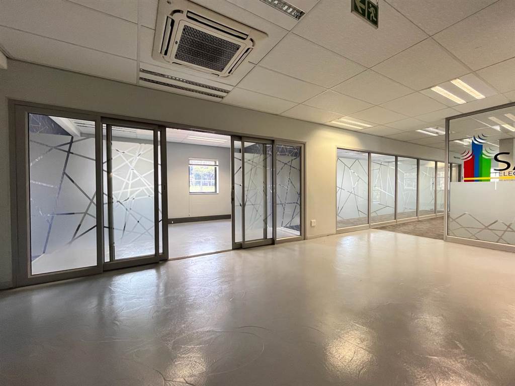 220  m² Commercial space in Fourways photo number 8
