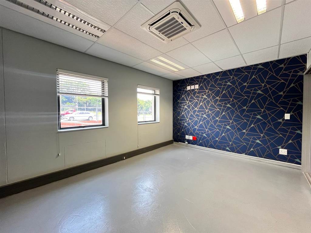 220  m² Commercial space in Fourways photo number 5