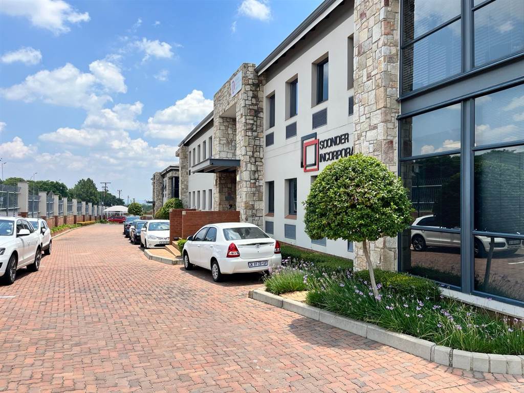 220  m² Commercial space in Fourways photo number 2