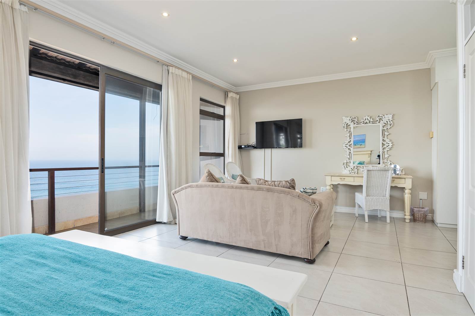 3 Bed Duet in Blythedale Beach photo number 23