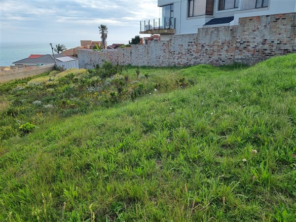 1 052 m² Land