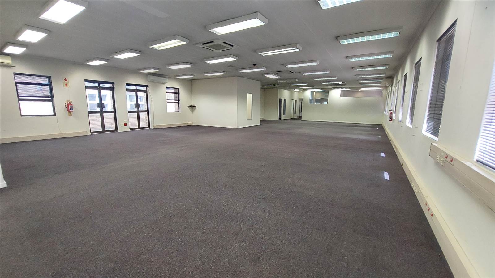 11879  m² Industrial space in Hughes photo number 4