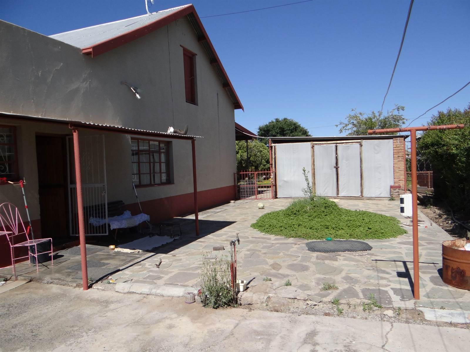 3 Bed House in Beaufort West photo number 5