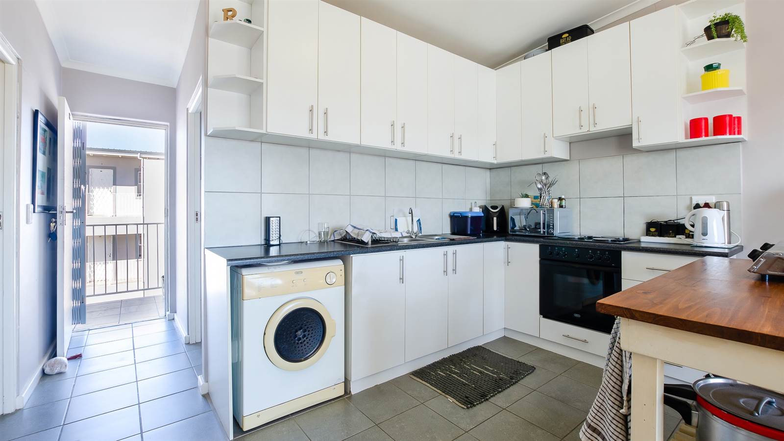 2 Bed Apartment in Protea Heights photo number 8