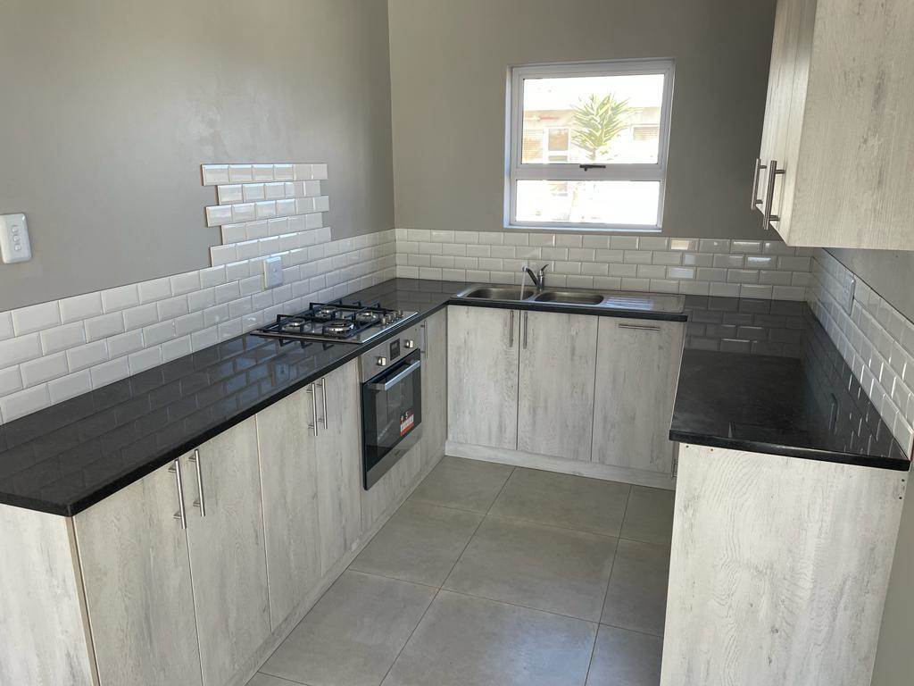2 Bed House in Strandfontein and surrounds photo number 7