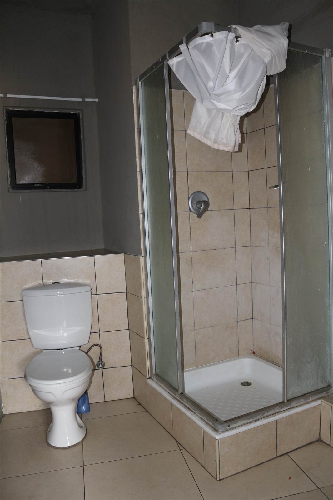 Studio Apartment in Braamfontein Werf photo number 7