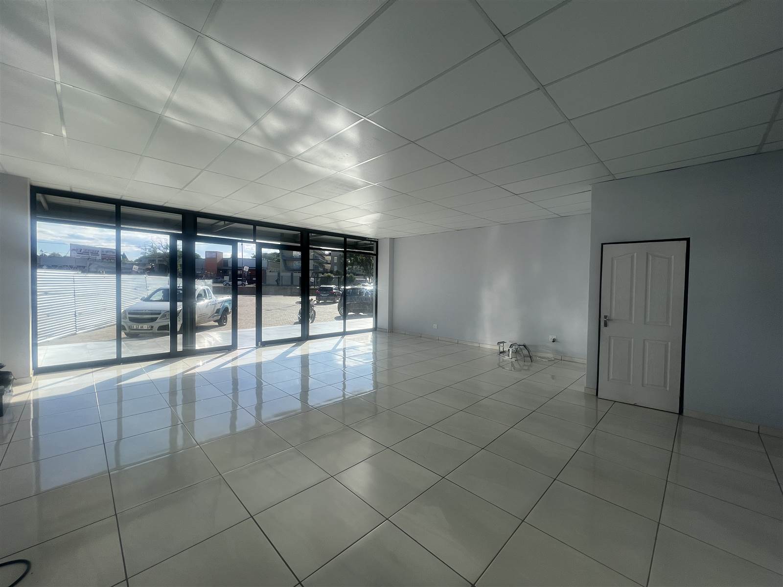 84  m² Commercial space in Lambton photo number 11