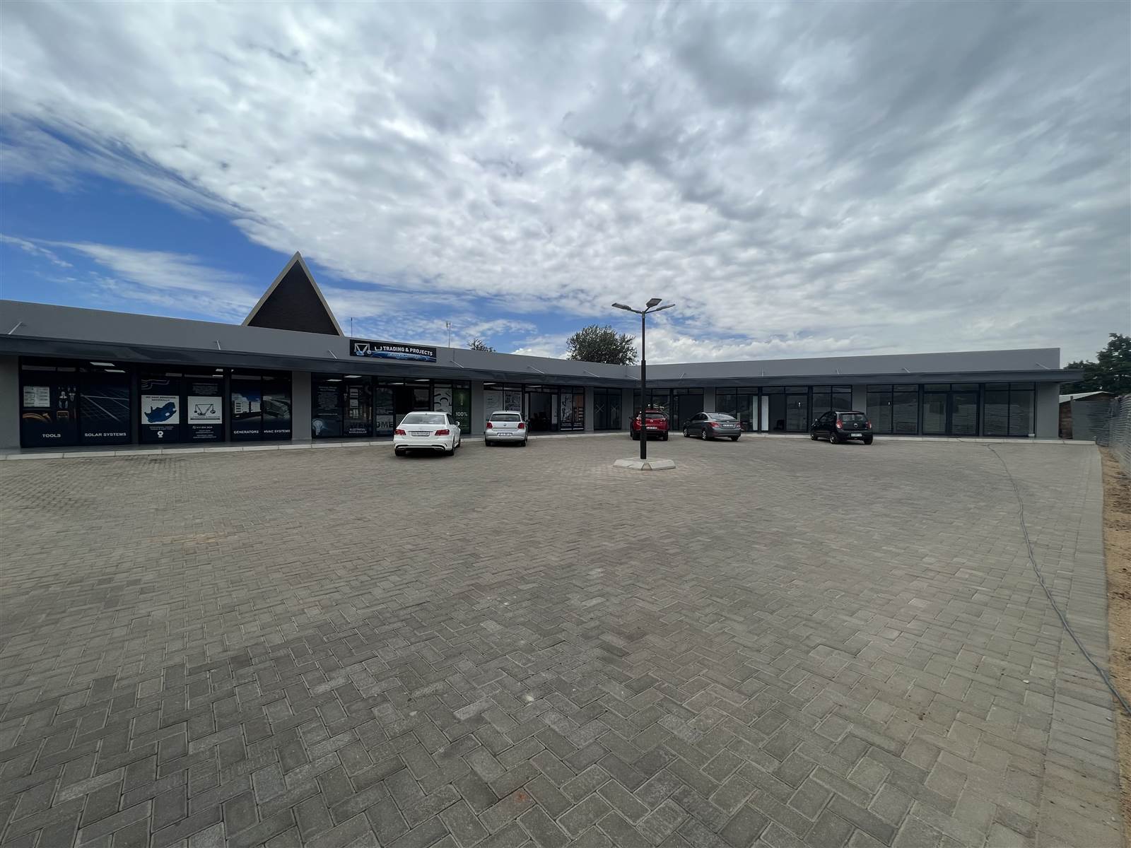 84  m² Commercial space in Lambton photo number 16