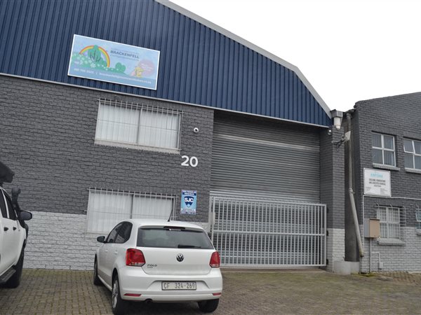 707  m² Industrial space