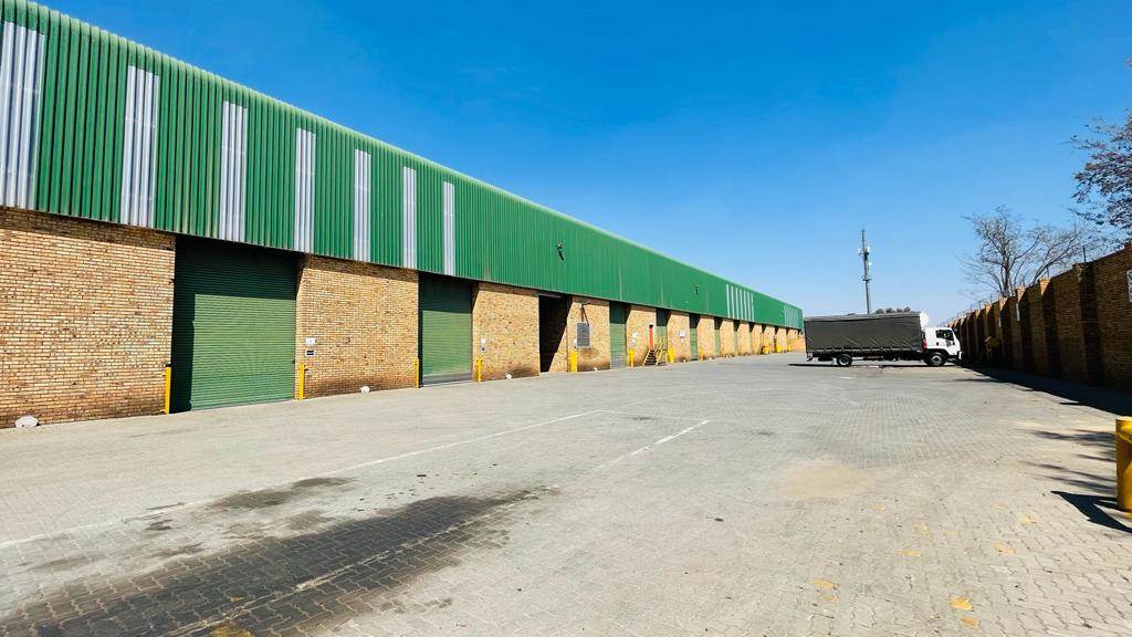14600  m² Industrial space in Stormill photo number 5