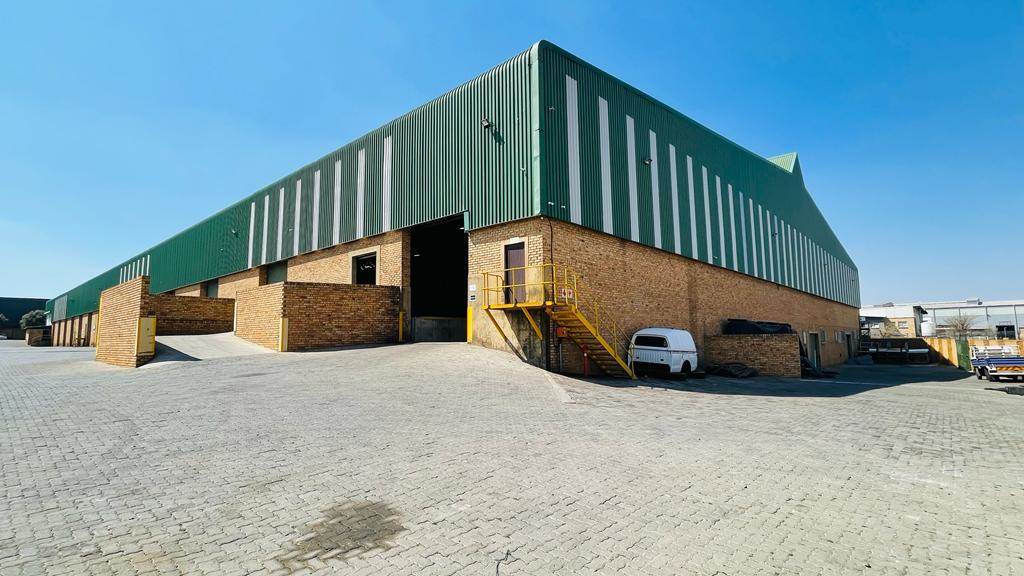 14600  m² Industrial space in Stormill photo number 4