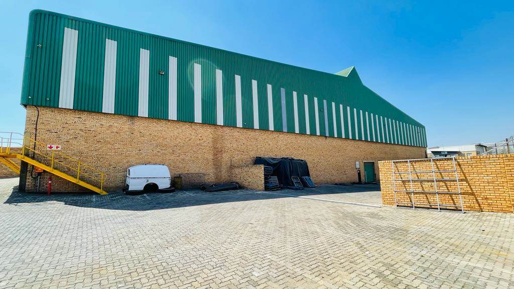 14600  m² Industrial space in Stormill photo number 3