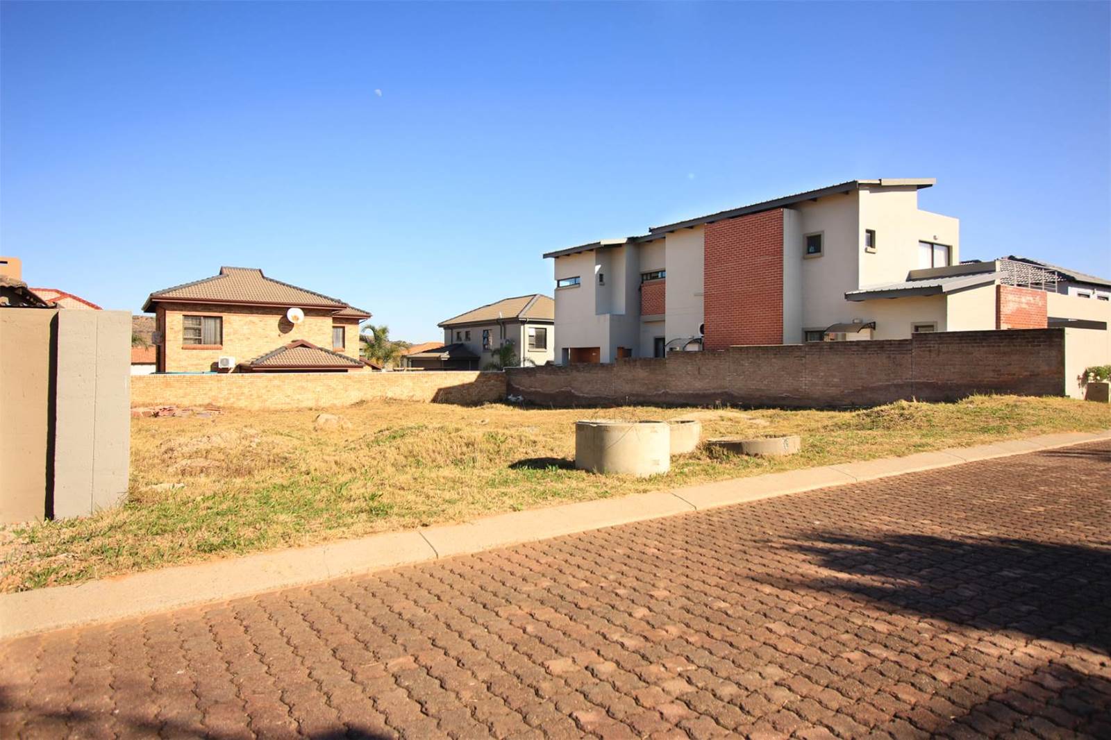 433 m² Land available in Radiokop photo number 1