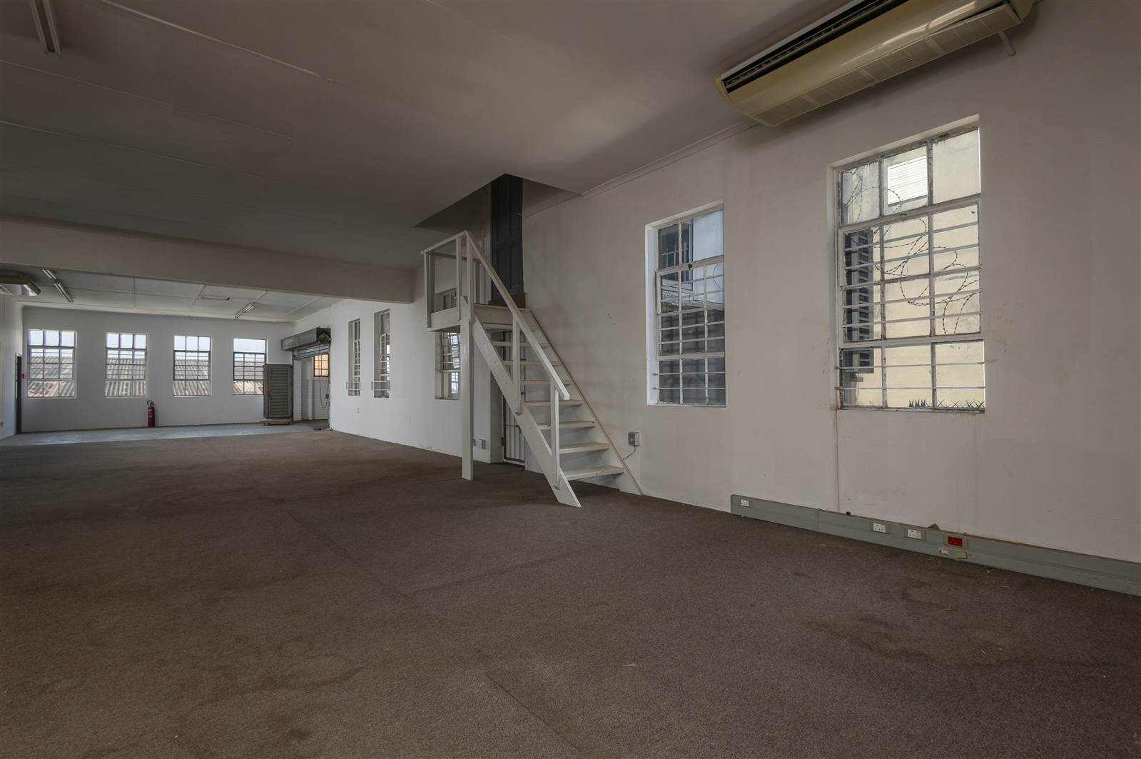 1208  m² Commercial space in Stamford Hill photo number 17