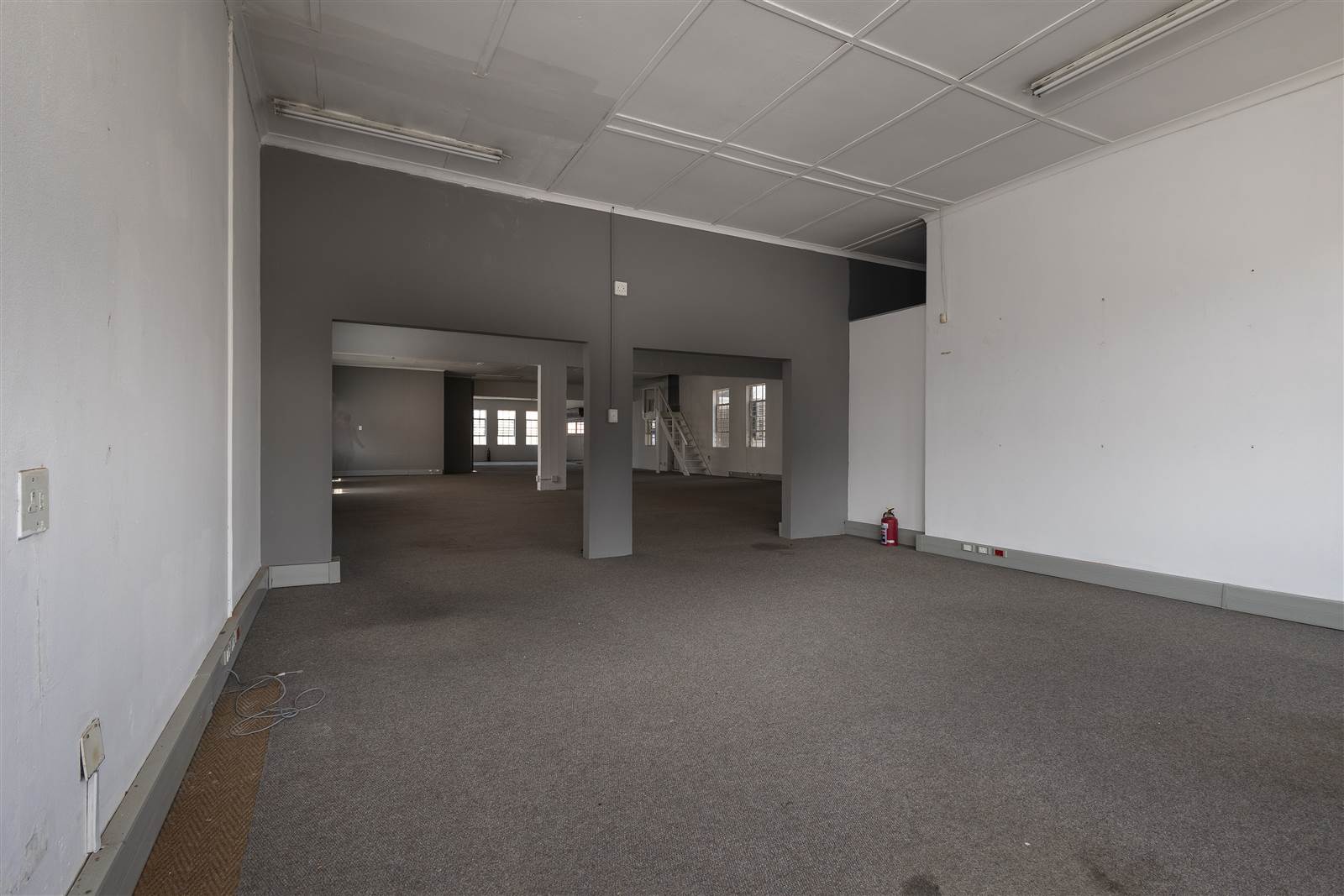 1208  m² Commercial space in Stamford Hill photo number 4