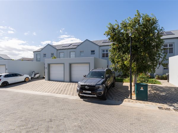 2 Bedroom Townhouse 2 Bedroom Townhouse