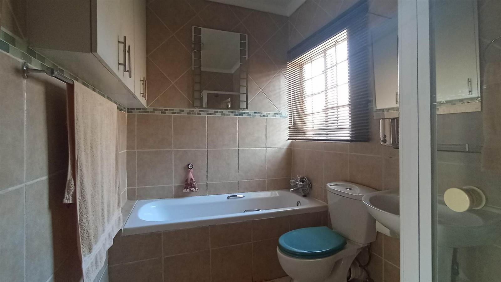 3 Bed Townhouse in Raslouw AH photo number 2