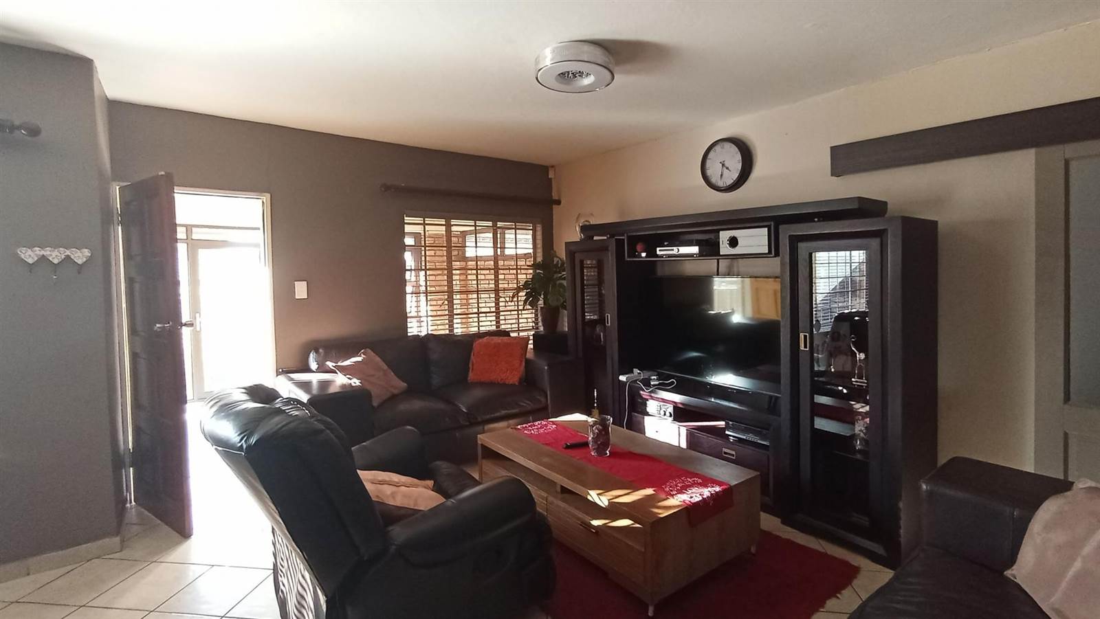3 Bed Townhouse in Raslouw AH photo number 12
