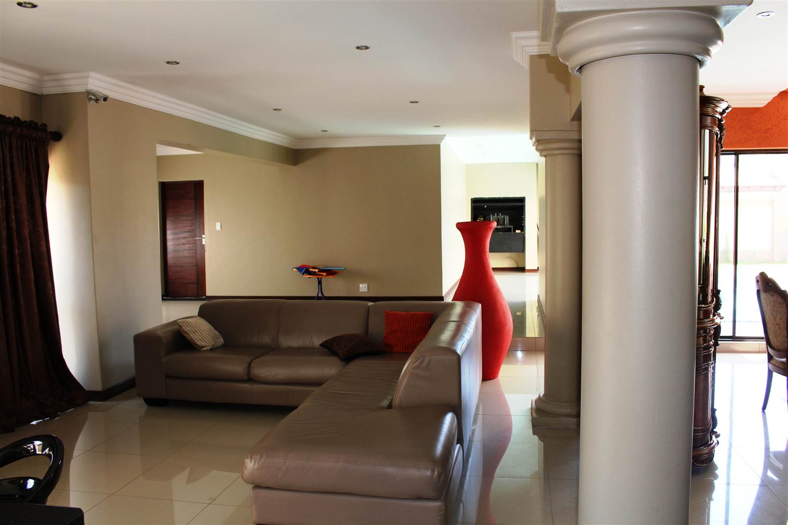 5 Bed House in Zambezi Country Estate photo number 12