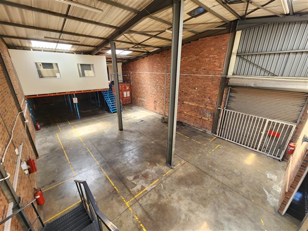 380  m² Industrial space