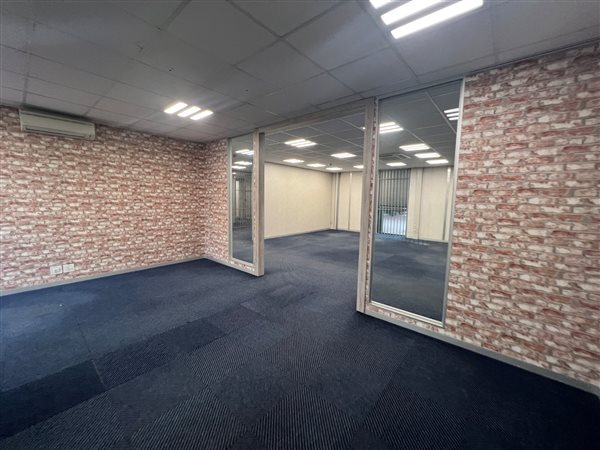 337  m² Commercial space