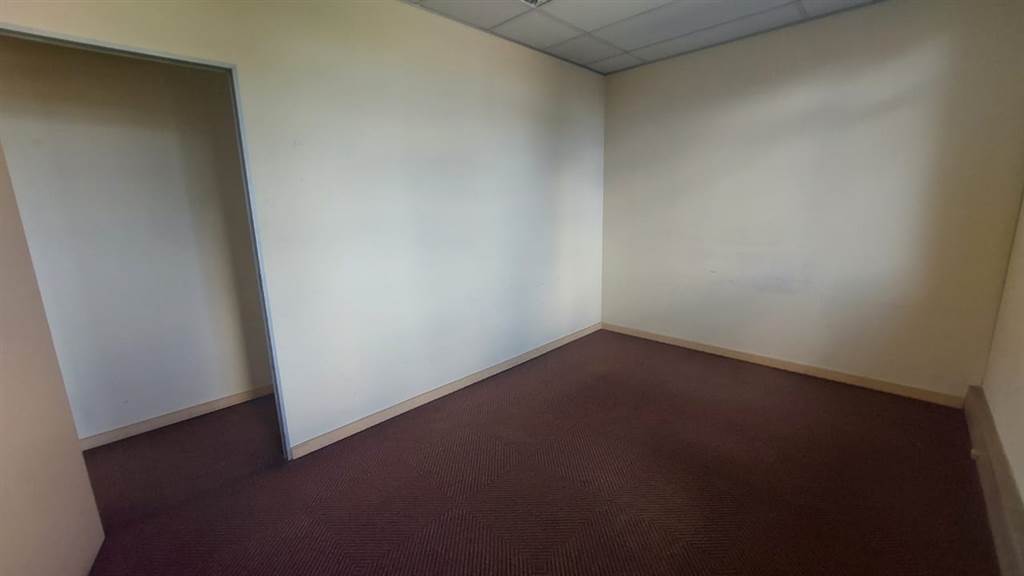 189  m² Commercial space in Clubview photo number 2