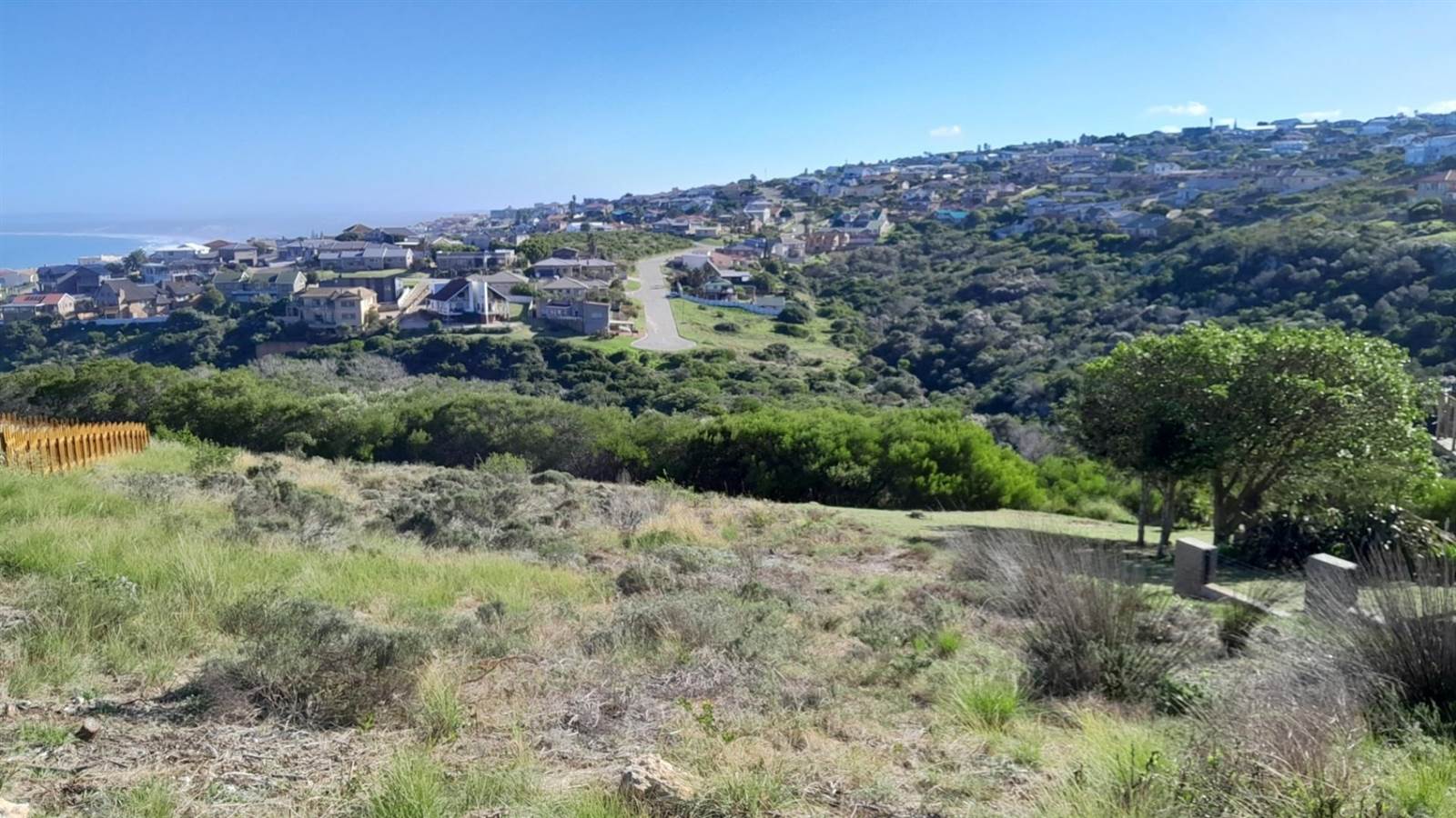 1043 m² Land available in Dana Bay photo number 2