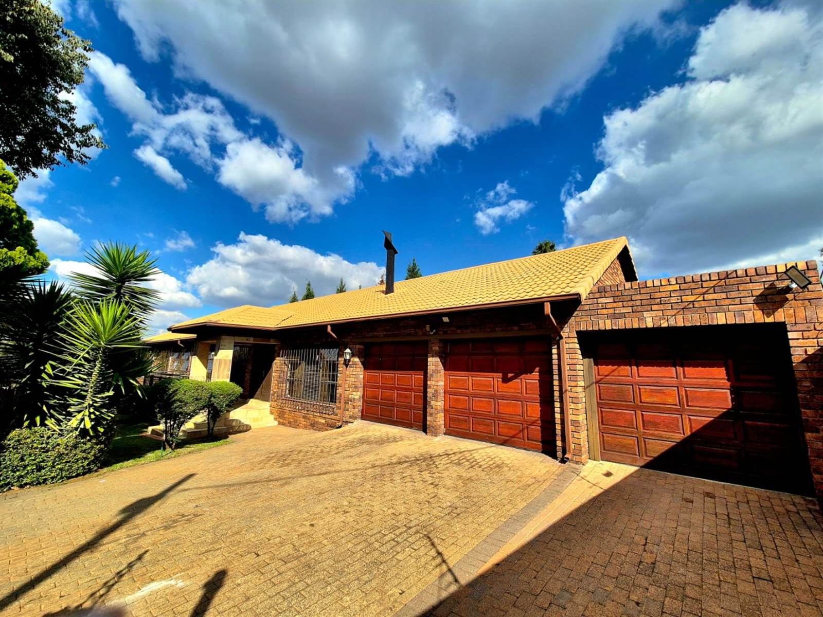 4 Bed House in Glenvista photo number 1