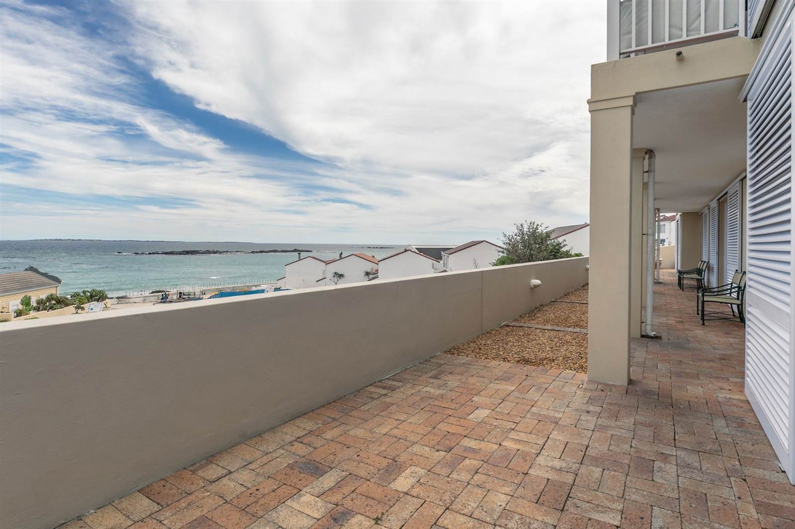 6 Bed House in Bloubergstrand photo number 19