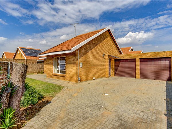2 Bedroom Townhouse 2 Bedroom Townhouse