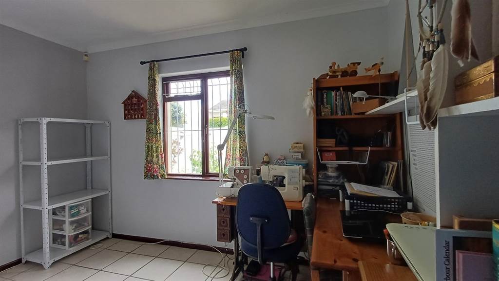 2 Bed House in Fish Hoek photo number 15