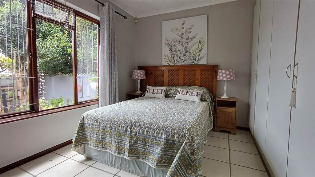 2 Bed House in Fish Hoek photo number 13