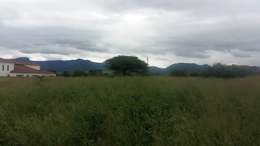 1106 m² Land available in Louis Trichardt photo number 1