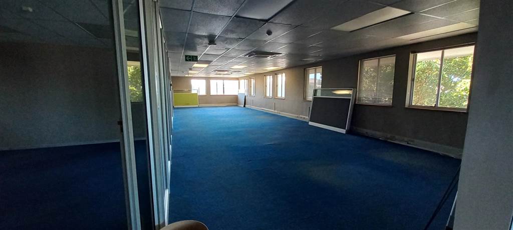 750  m² Office Space in Mill Park photo number 2