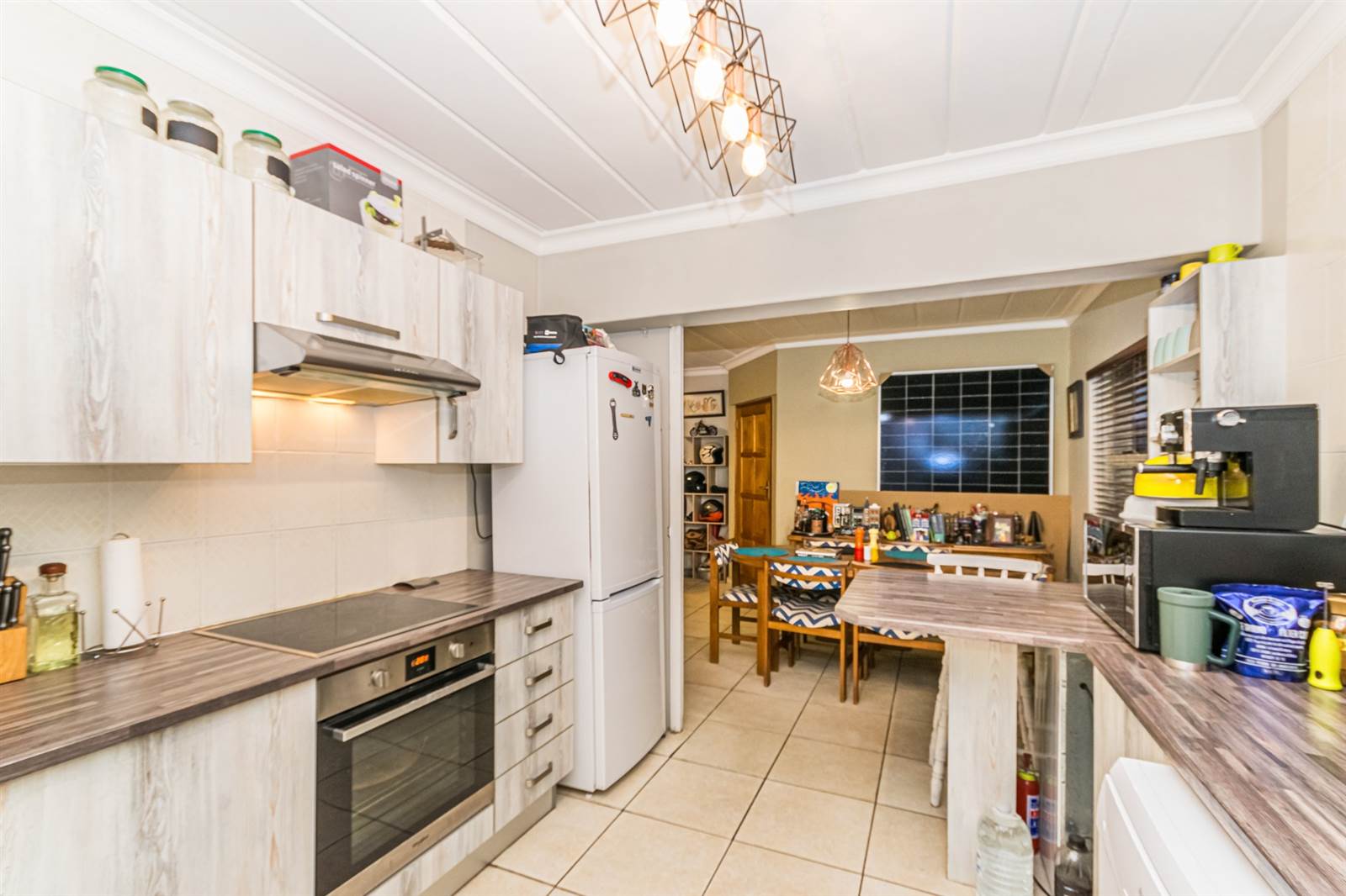 2 Bed Apartment in Constantia Kloof photo number 6
