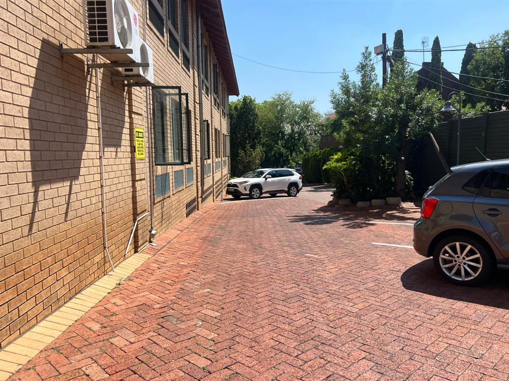 25  m² Commercial space in Craighall photo number 2