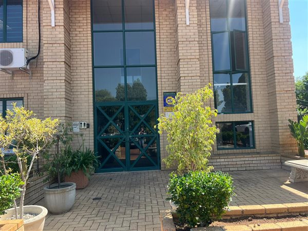 25  m² Commercial space in Craighall